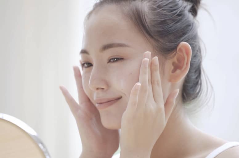 シワ・ほうれい線を目立たせない